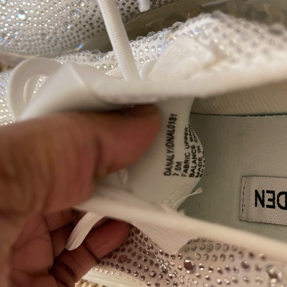 Steve Madden Danaly Sneaker 👟 - Picture 3 of 4